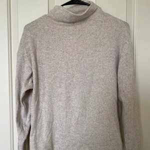Uniqlo Crewneck Sweater